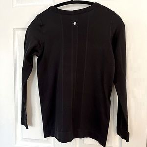 Black Women's Seamless Athletic Long Sleeves Top size XS